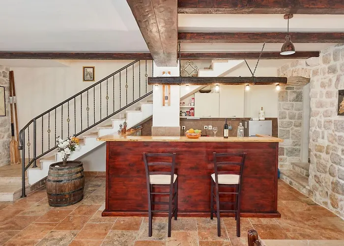 Stone House 264