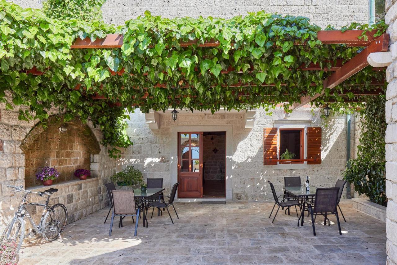 Stone House 264
