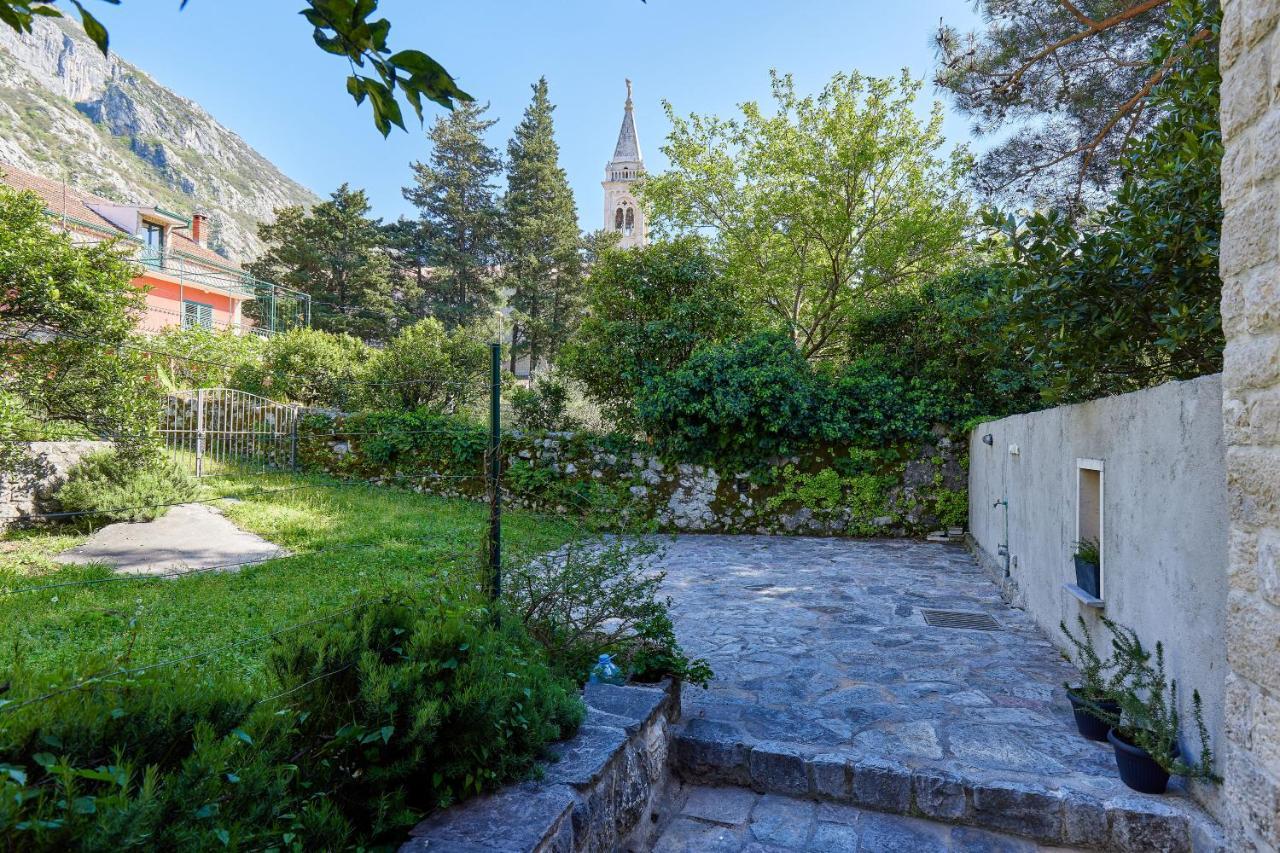 Stone House 264