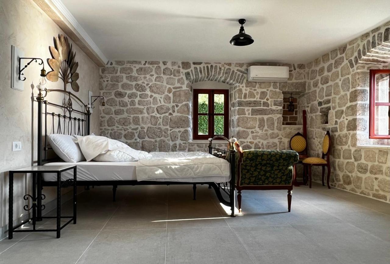 וילה Stone House 264