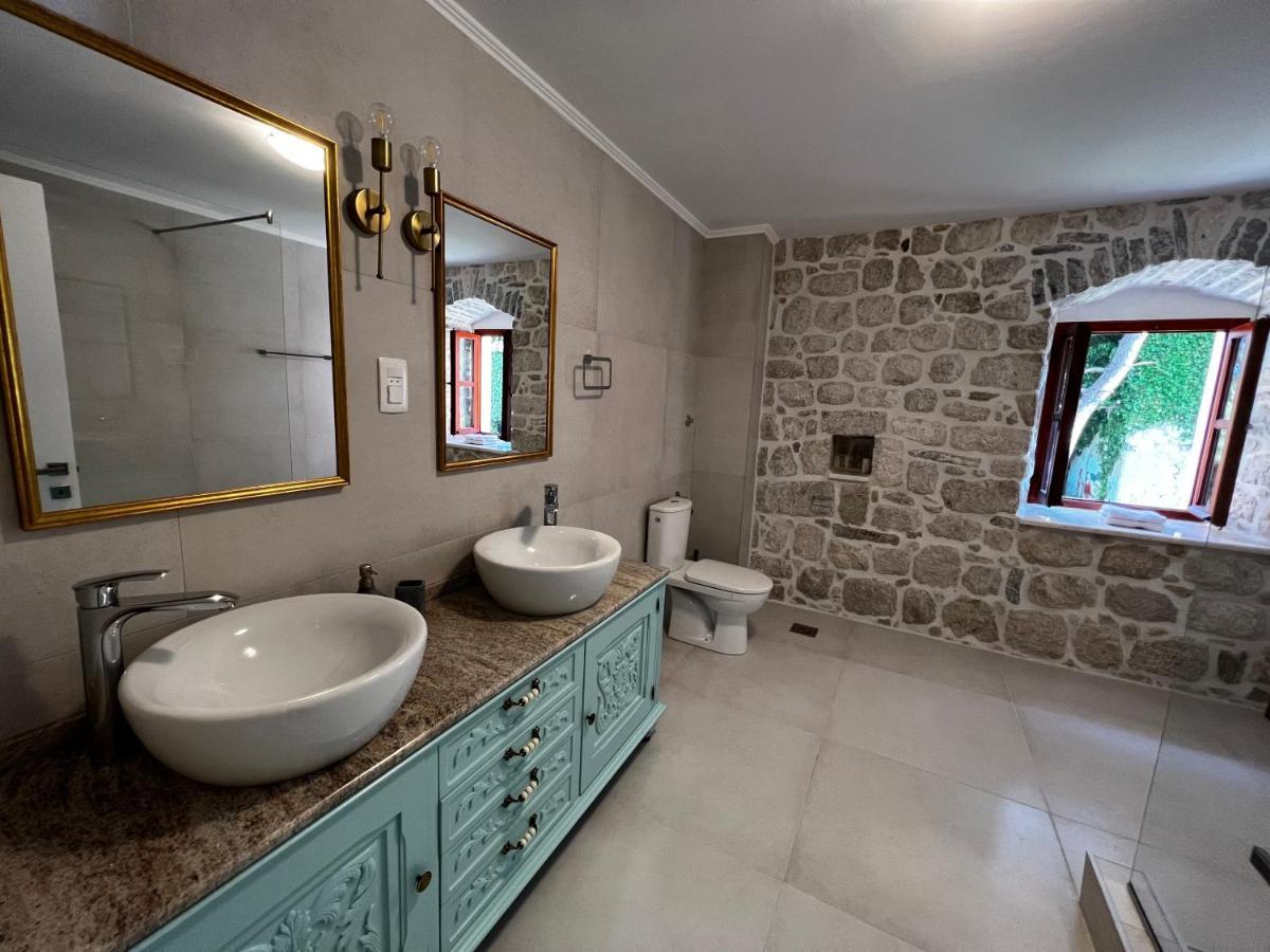 Stone House 264 קוטור