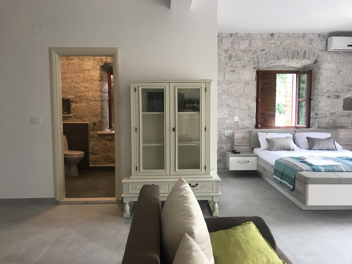 Stone House 264 וילה קוטור