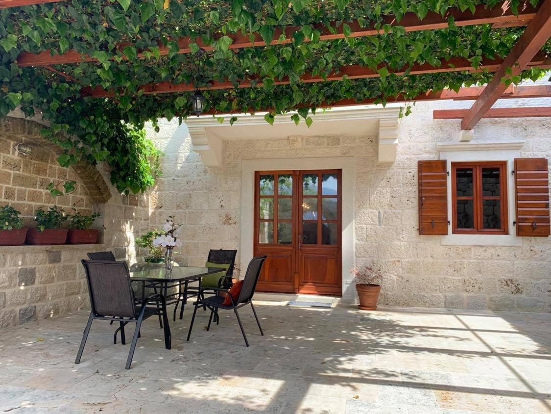וילה Stone House 264
